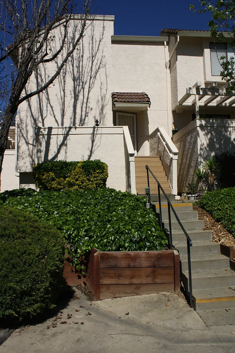 3084 Swallows Nest Dr photo 1