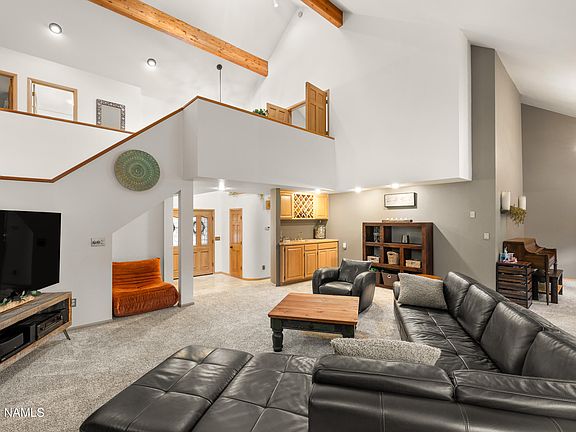 5th image of 3831 N Woodridge Way