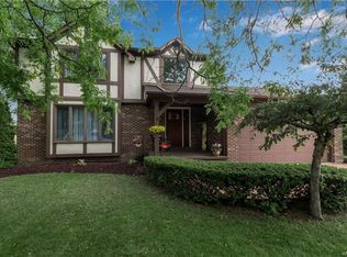 117 Continental Dr, Lockport, NY