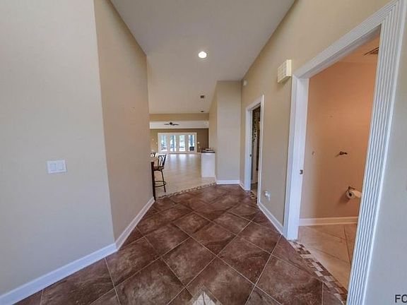 3rd image of 25 Magnolia Cir
