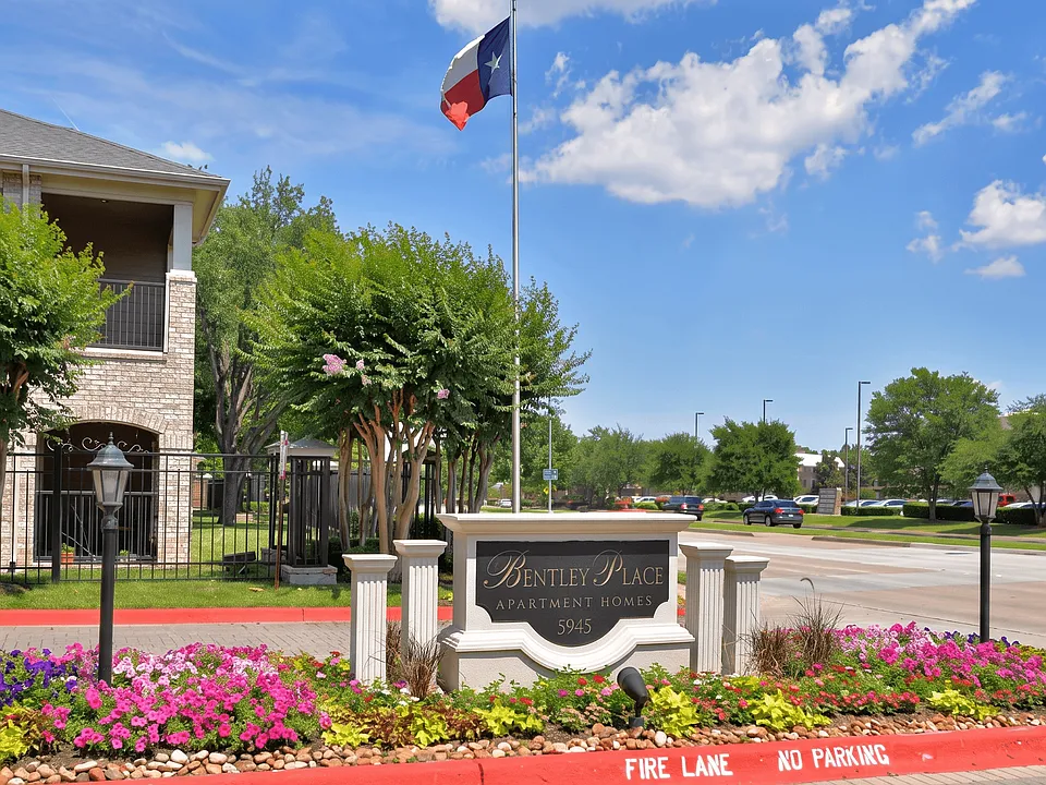 Bentley Place Apartments