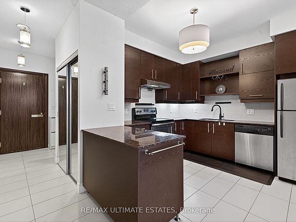 3rd image of 325 S Park Rd N #519