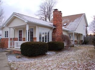 626 N McKinley Rd, Flushing, MI 48433