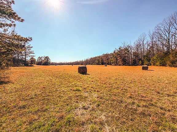 4th image of 702 County Rd