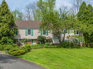 35 Lafayette Ln, Basking Ridge, NJ 07920