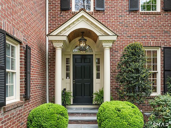 4th image of 36 Richmond Hill Road