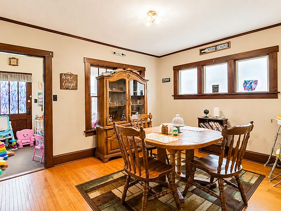 3rd image of 624 Main St
