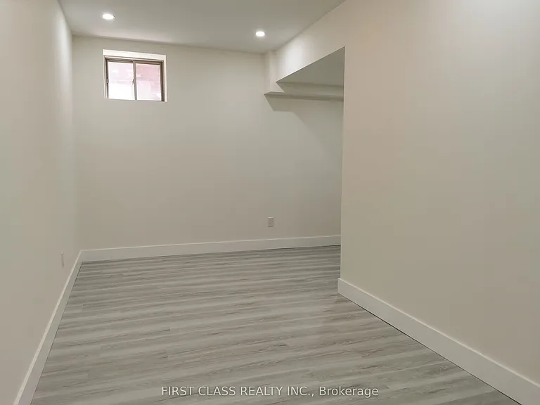 657 Clifford Perry Pl — Photo 12