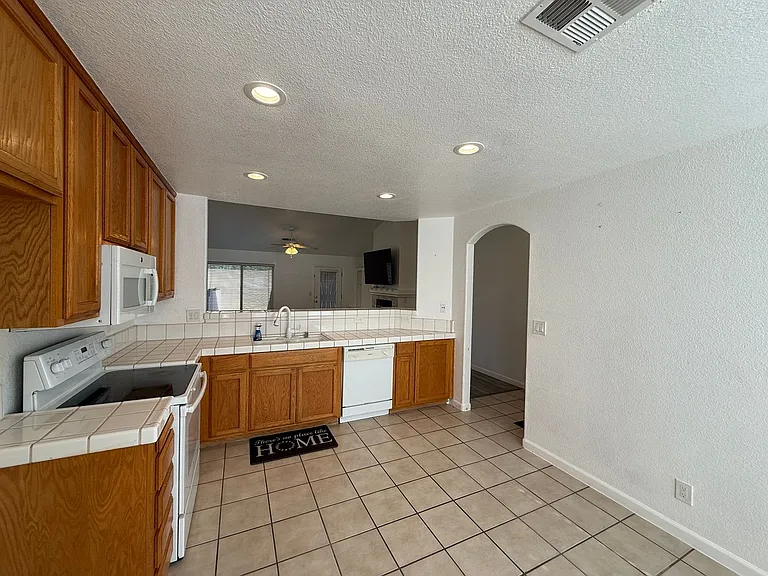 1501 Shiprock Ct — Photo 14