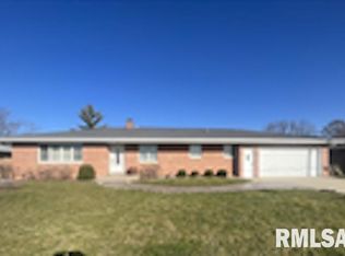 216 Ossami Lake Dr, Morton, IL