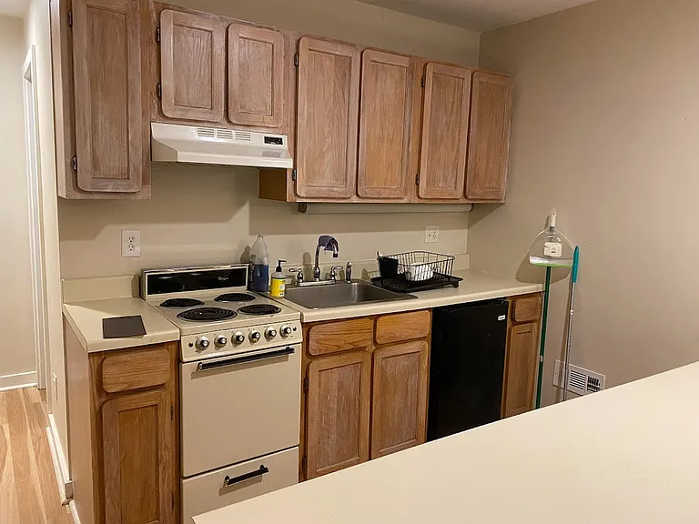 316 Cedarwood Ln #B — Photo 6