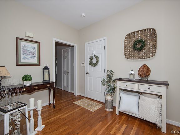 2nd image of 600 Green Garden Cir