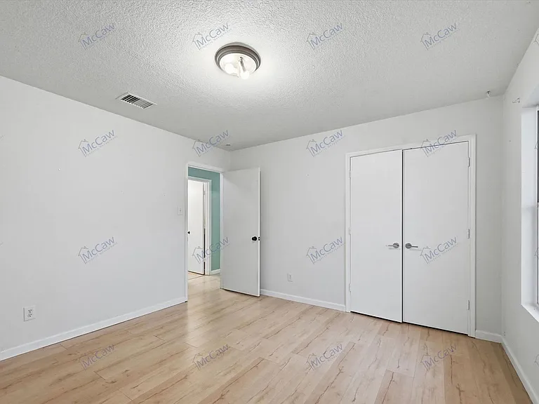 8401 Swan Park Dr — Photo 13