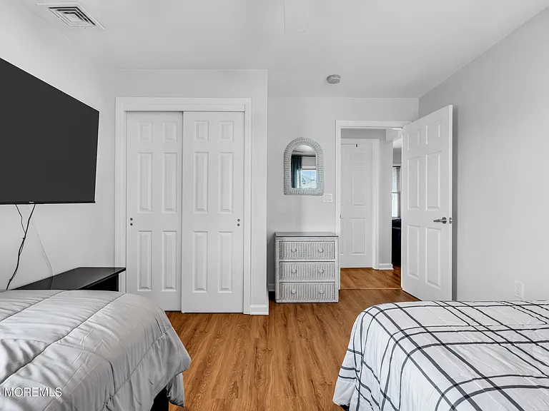 27 Arnold Ave — Photo 28