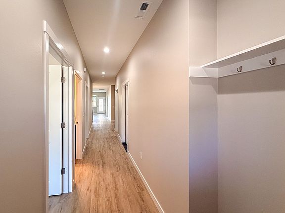 4th image of 5534-5564 Skyline Rd S #5542