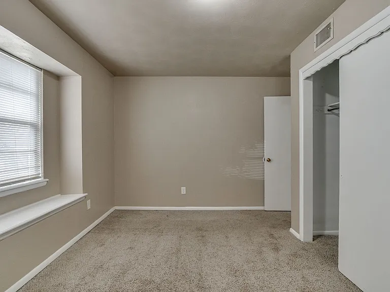 3005 SW 52nd Pl — Photo 37