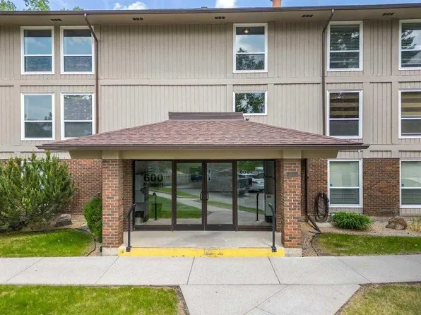 860 W Midridge Dr SE #631, Calgary, AB T2X 1K1