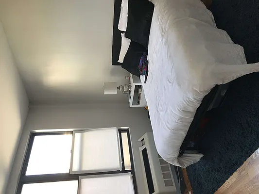 Rented by Manhattan Management LLC | media 34