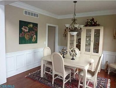 5th image of 7876 Charline Ct
