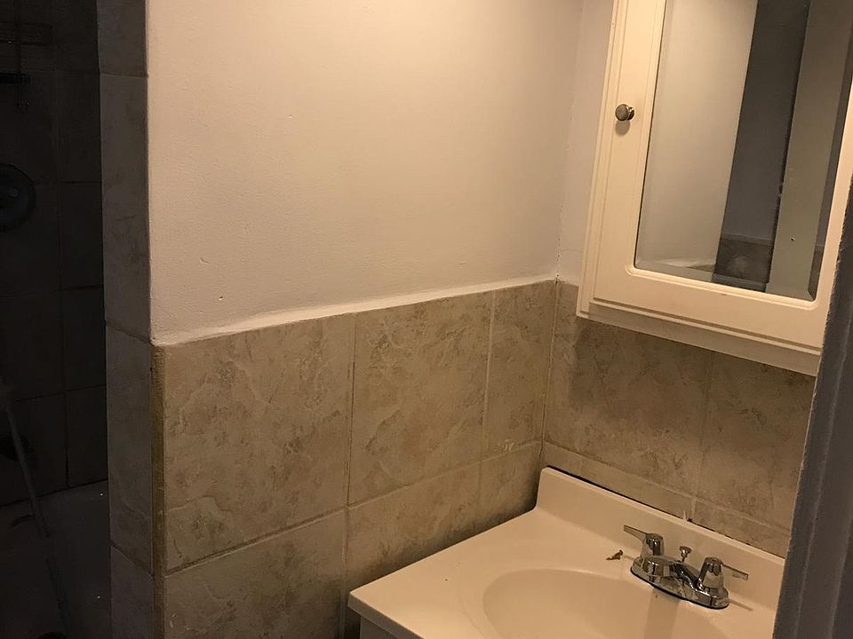 1st image of 28 Tuxedo Ave