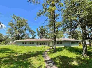 13590 Leaning Oaks Dr, Beaumont, TX 77713