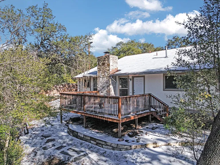 3207 Eanes Cir #B — Photo 9