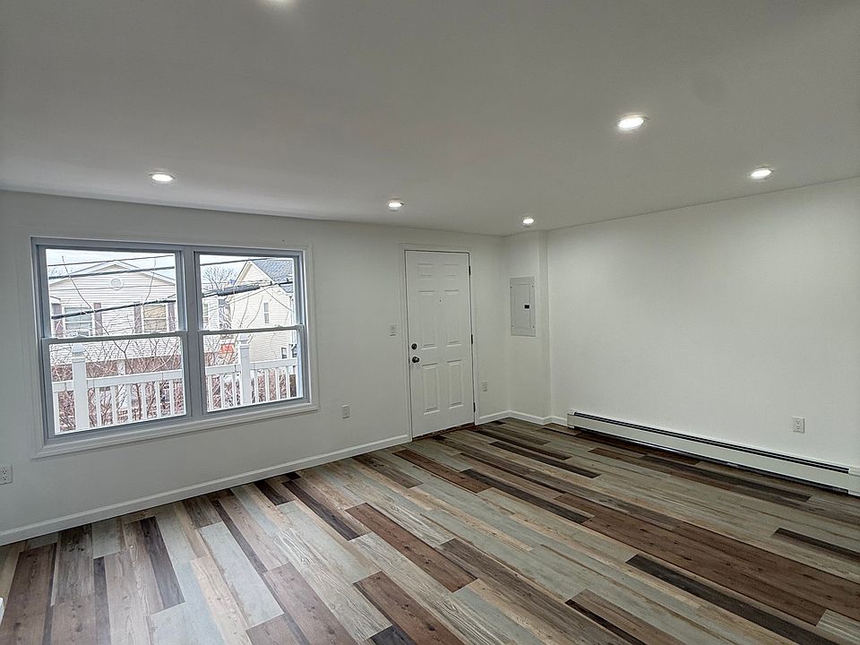 1st image of 360 Whiton St #2