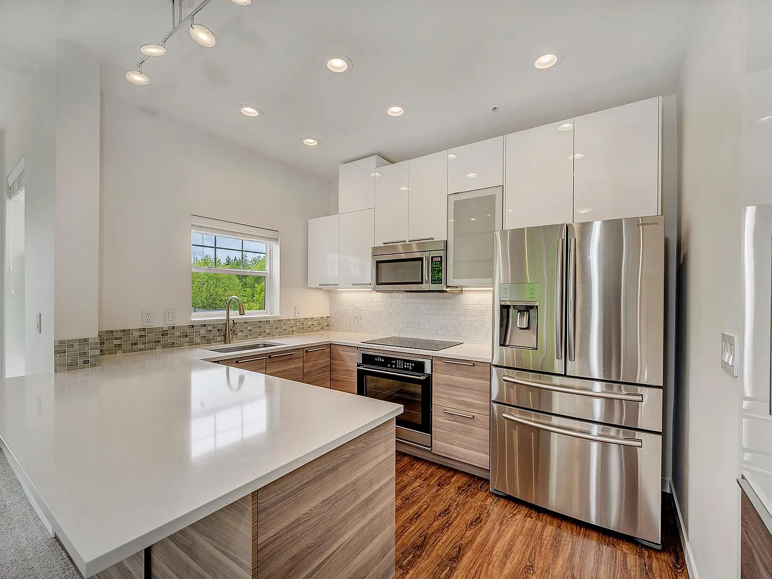 3 bed, 1522 sqft, $3,600 — Photo 1