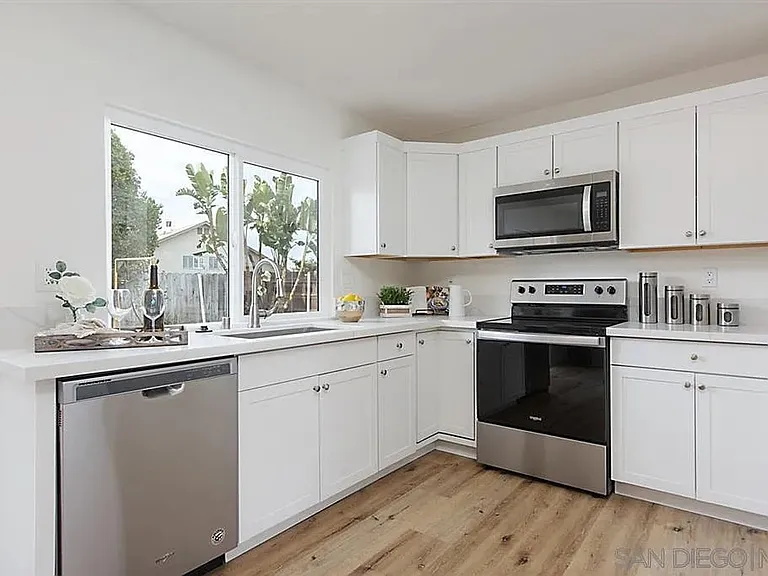 1512 Clavelita Pl — Photo 2