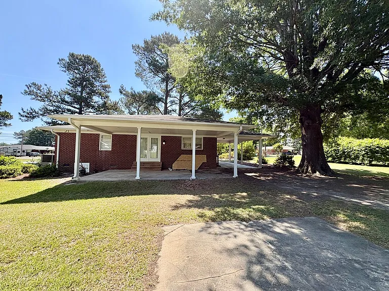 102 N Clarendon Dr — Photo 34