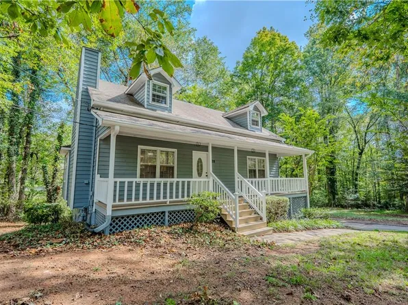 33 Powder Dr, Dallas, GA 30157