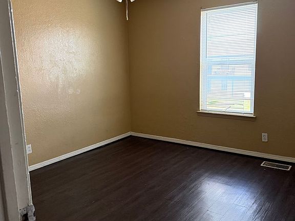 5th image of 2600 Grim Ave
