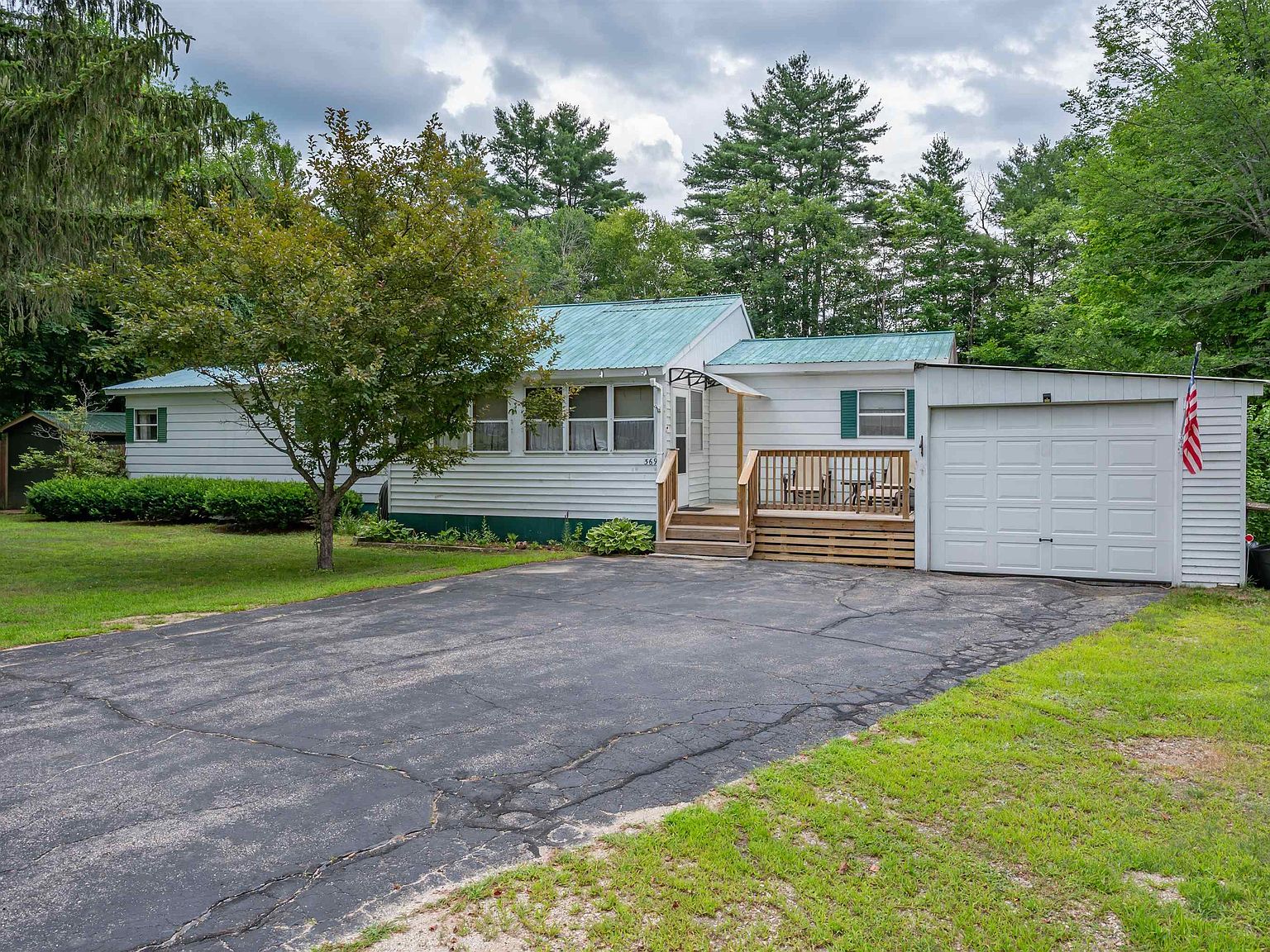 A*様 house on the hill Checker 90 90 Bridgeway Dr, Candler NC | Purchase a modern Custom House