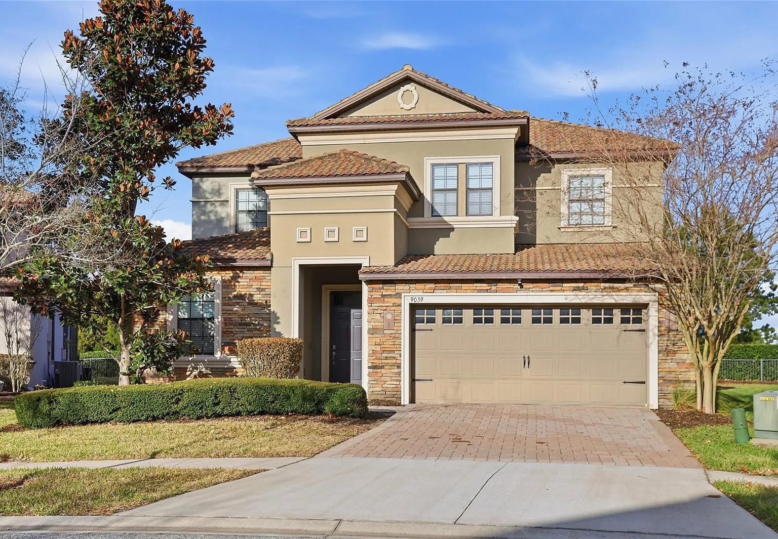 7 bed, 5.0 bath, 3524 sqft, $3,800 — Photo 1