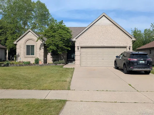 57487 Nicholas Dr, Washington, MI 48094