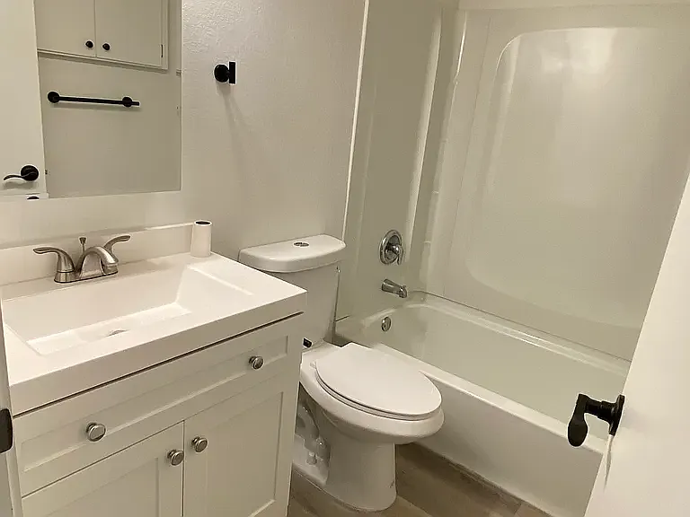 5220 California Ave SW #3 — Photo 9