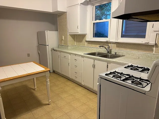 114 Gordon St — Photo 8