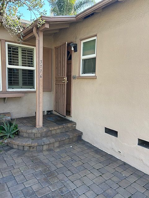 Apartment enterance