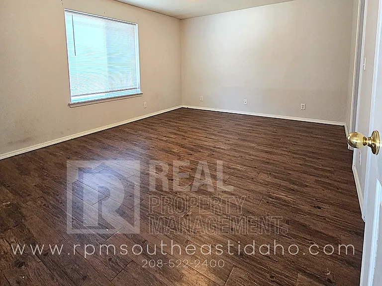 2801 E Chasewood Dr — Photo 17