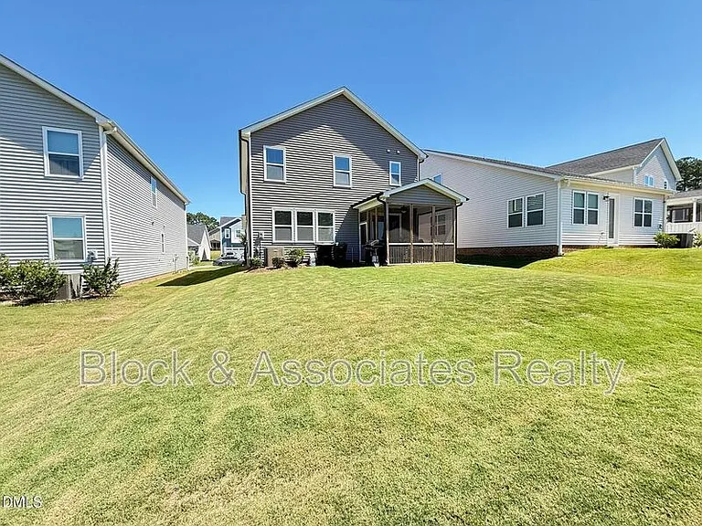 111 Umbrella Way — Photo 25
