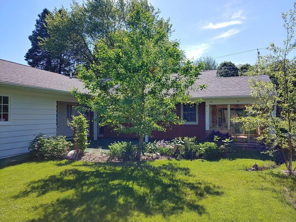 3 bed, 1710 sqft, $2,600 — Photo 3