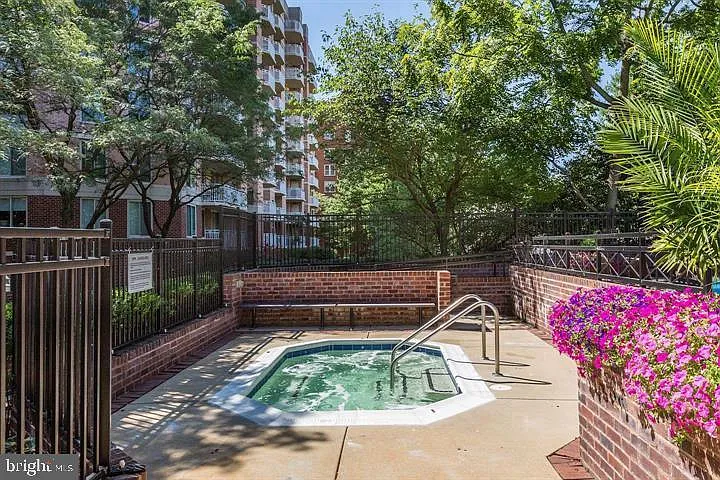7500 Woodmont Ave #S712 — Photo 40