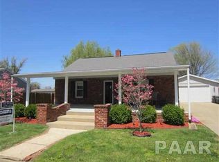 1407 Henry St, Pekin, IL