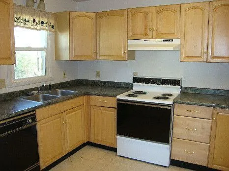 2132 W Shannon Ave — Photo 4