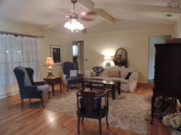 3rd image of 2726 Red Oak Dr