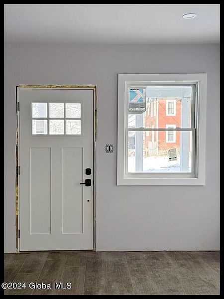 4th image of 28 Marion Avenue
