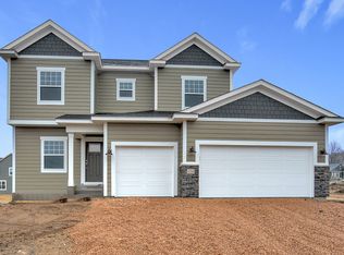 4268 Woodland Cove Pkwy, Minnetrista, MN 55331