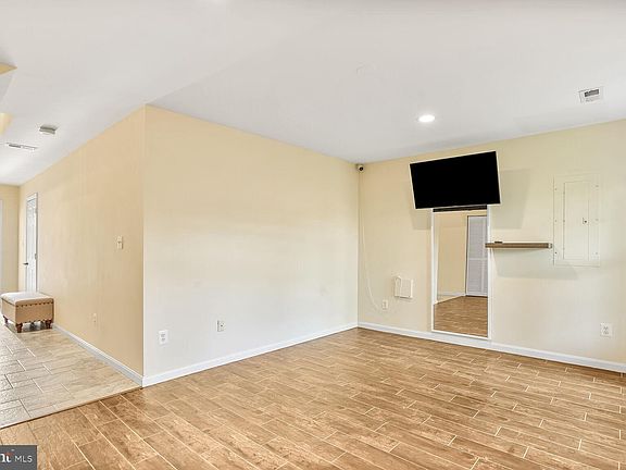 4th image of 12046 Country Mill Dr