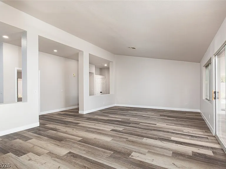 327 Perry Ellis Dr — Photo 22
