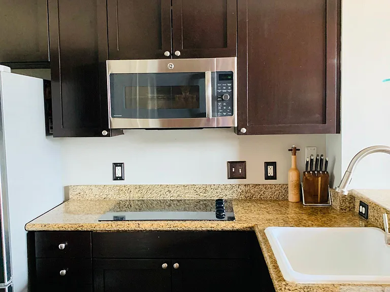 710 W Trade St #305 — Photo 5